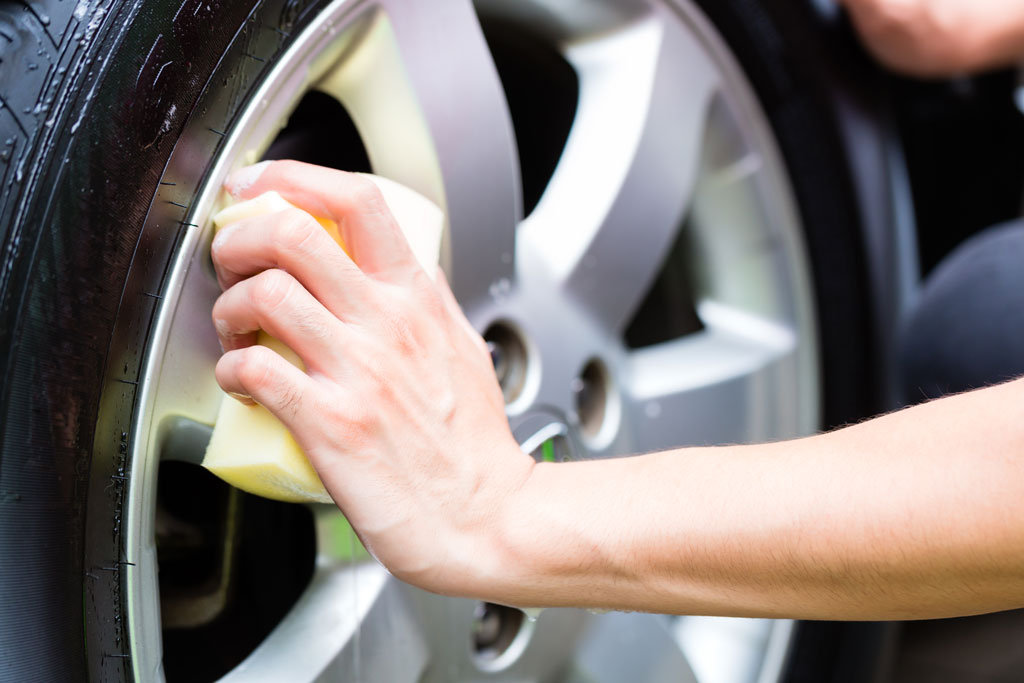Cleaning Rims On Your Car: Step-by-Step Guide – Image Wash Products