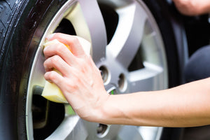 Cleaning car rims