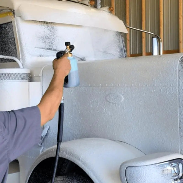 Foaming On Wax Replacement By Image Wash Products On A Peterbilt Semi Truck
